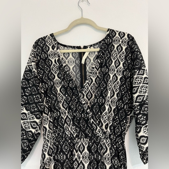 Liberty Love Size L Black Ogee Print 3/4 Sleeve V-Neck Dress - Picture 2 of 9